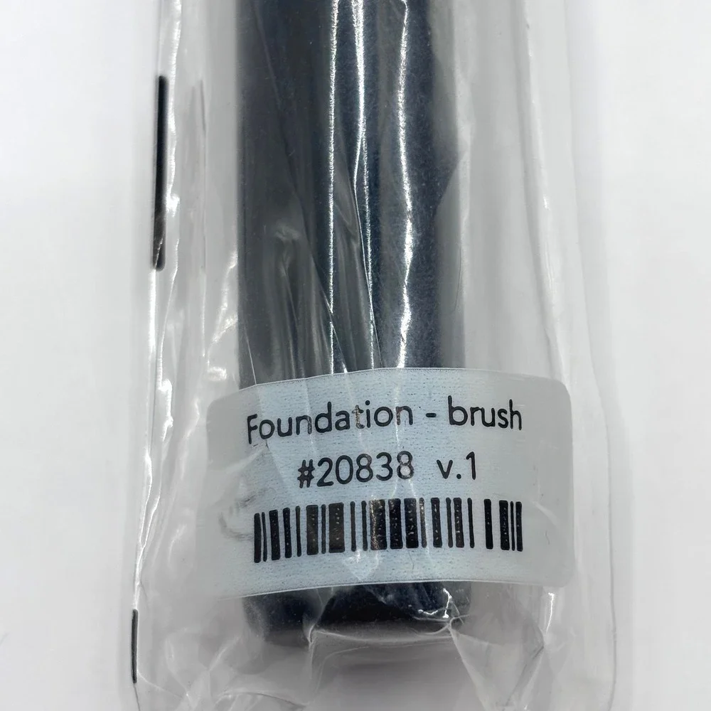 NEW Young Living Foundation Brush #20838